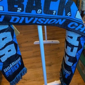 Like new Roaring Riot Panthers acrylic scarf…collector edition by RuffNeck